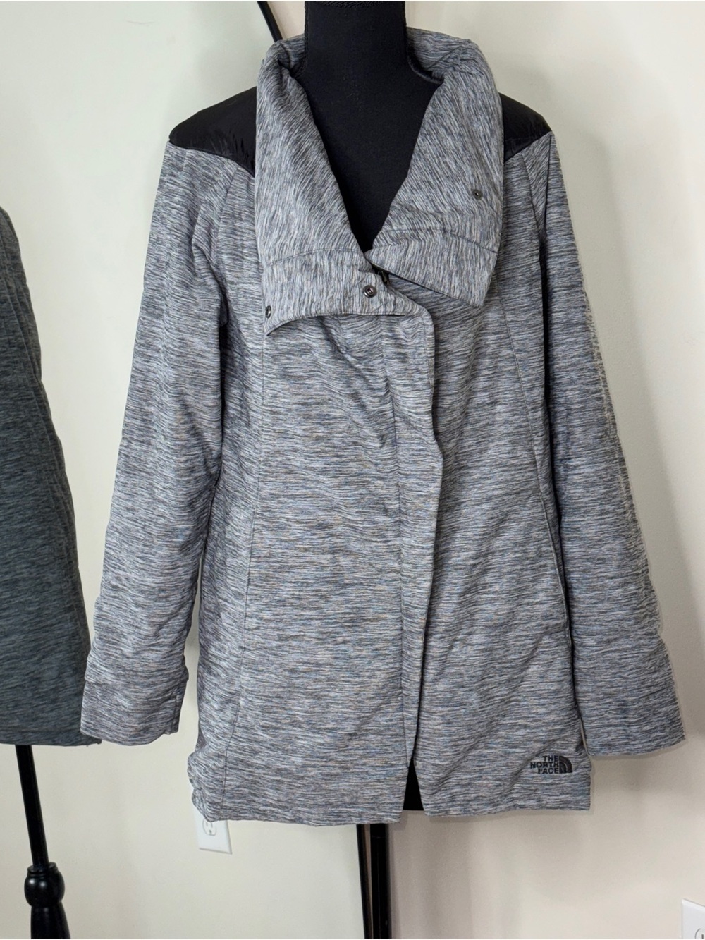 The North Face Women's Long Pseudio Cowlneck Full Zip Puffer Jacket Gray Size M